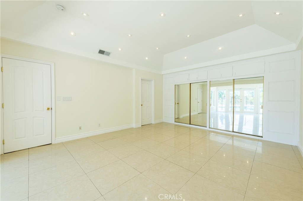 16379 Meadowridge Road