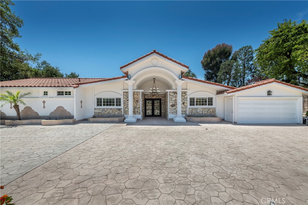 16379 Meadowridge Road