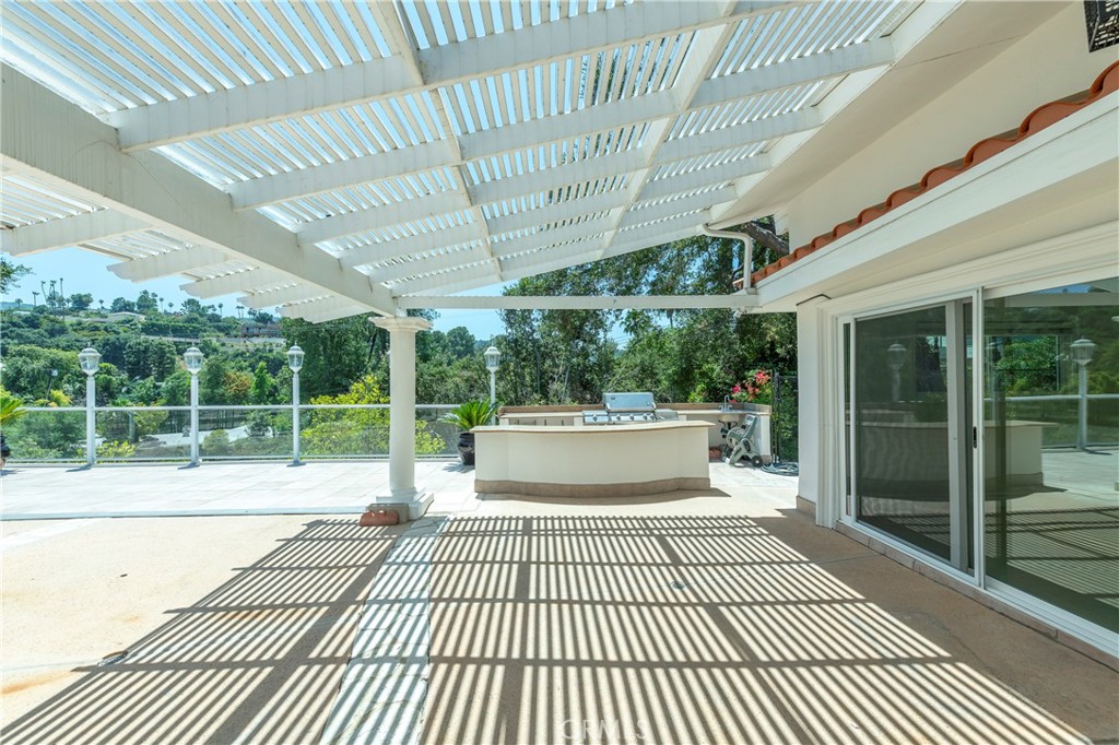 16379 Meadowridge Road