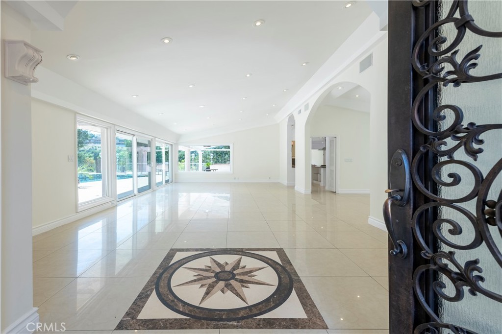 16379 Meadowridge Road