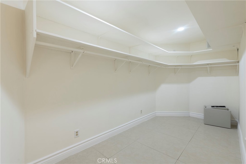 16379 Meadowridge Road