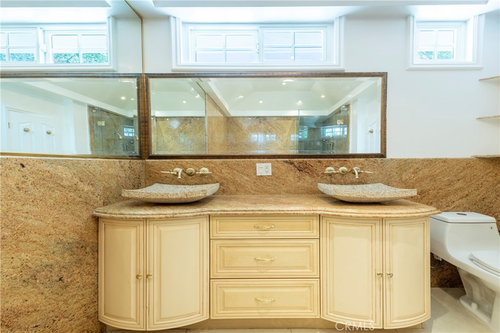 16379 Meadowridge Road