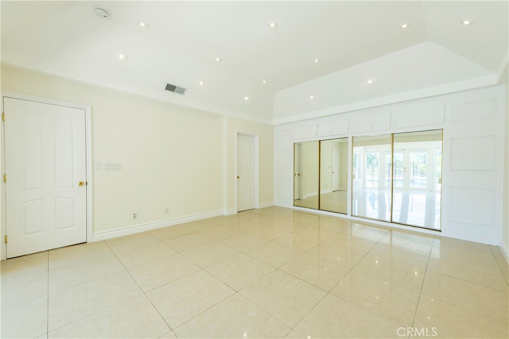 16379 Meadowridge Road