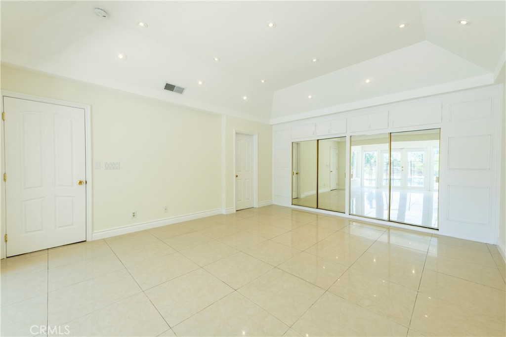 16379 Meadowridge Road