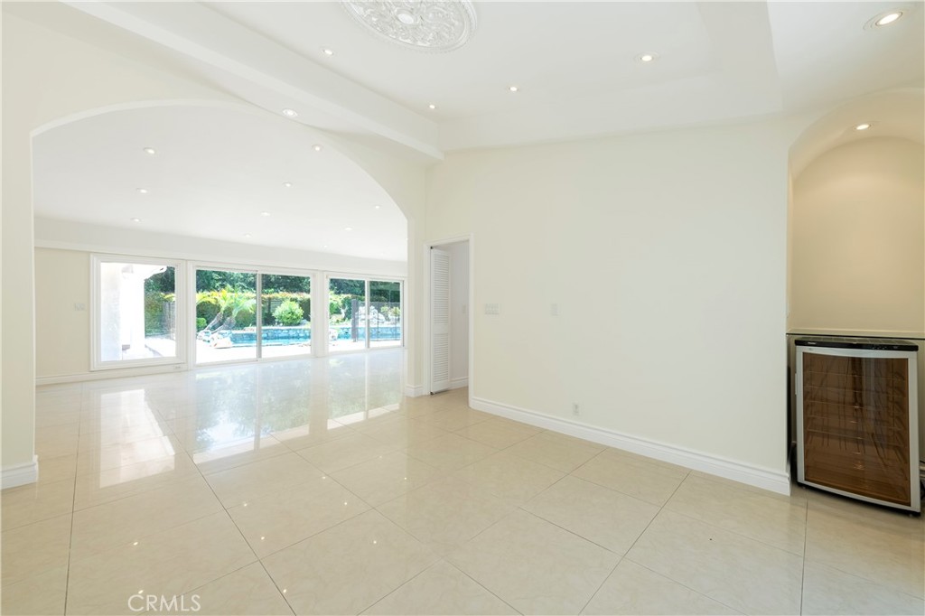 16379 Meadowridge Road