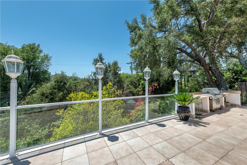 16379 Meadowridge Road