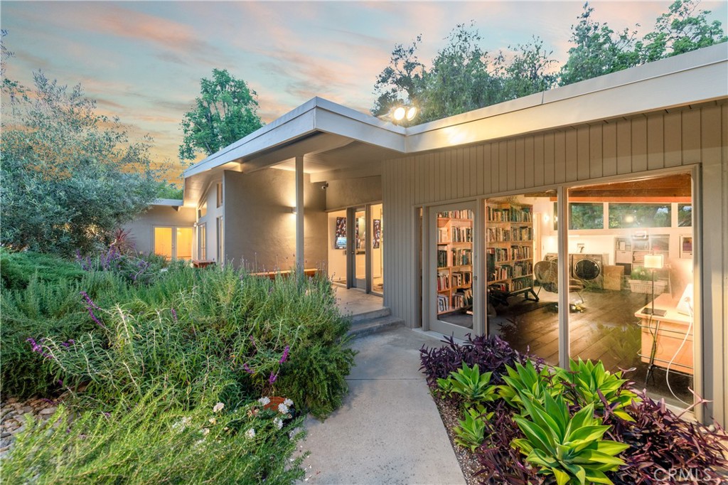 4135 Meadowridge Place