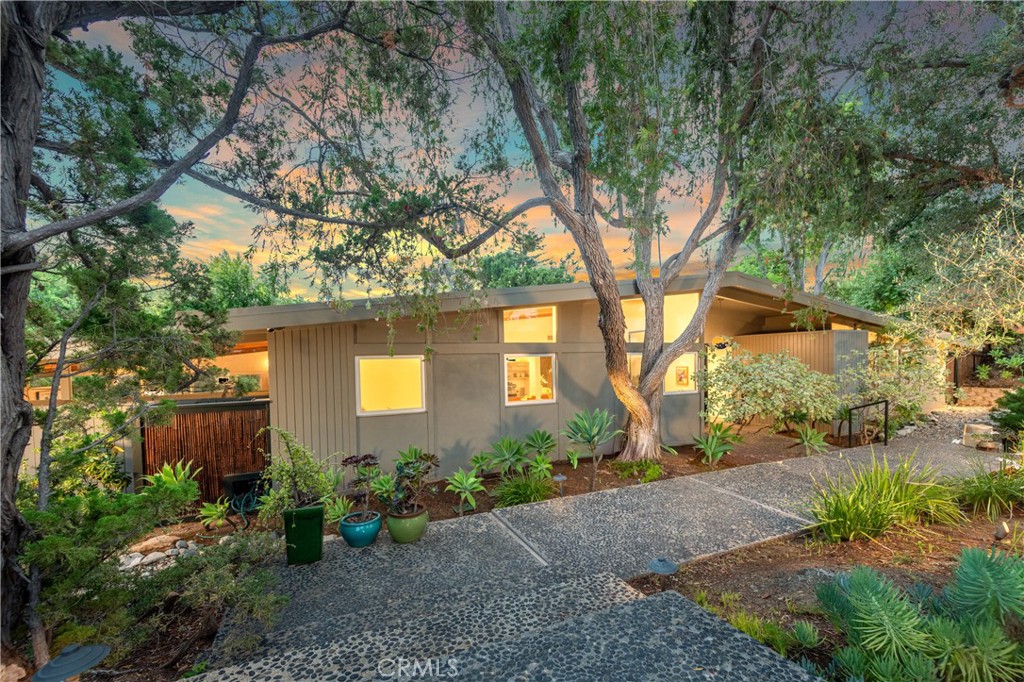 4135 Meadowridge Place