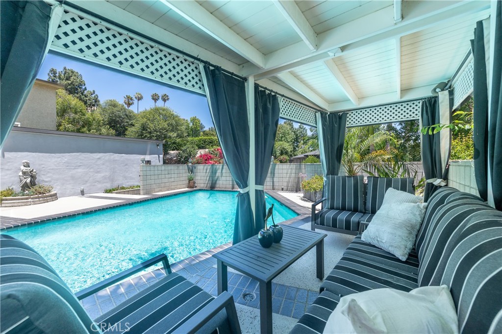 15514 High Knoll Road