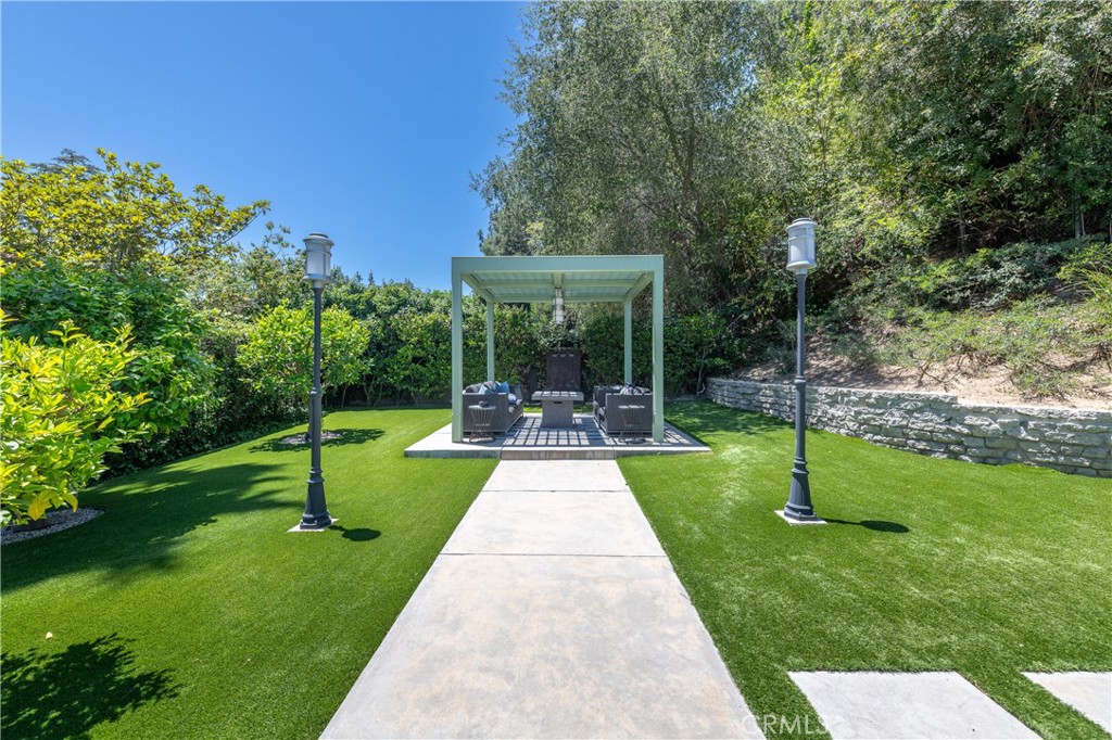 15514 High Knoll Road