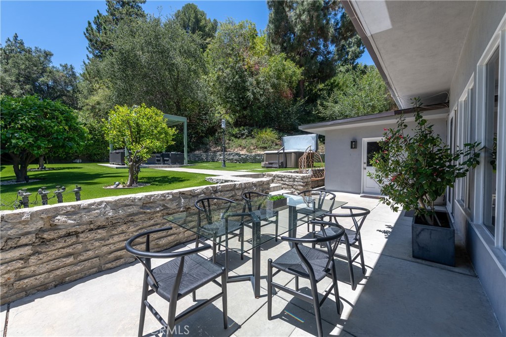15514 High Knoll Road