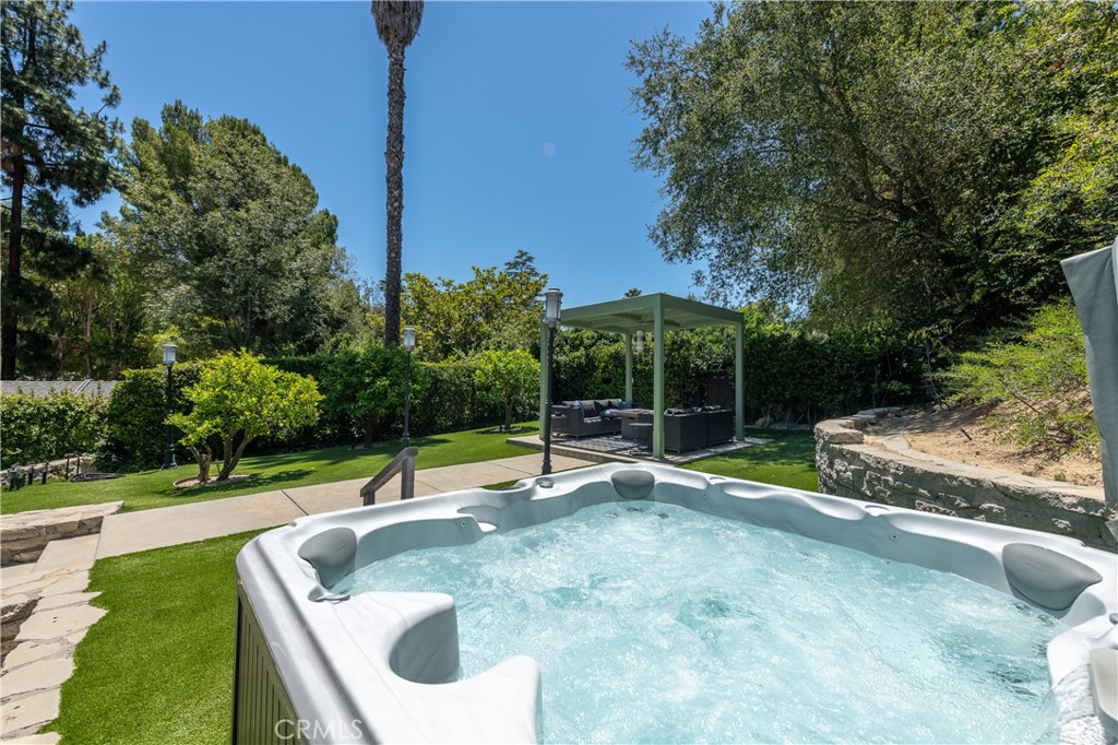 15514 High Knoll Road