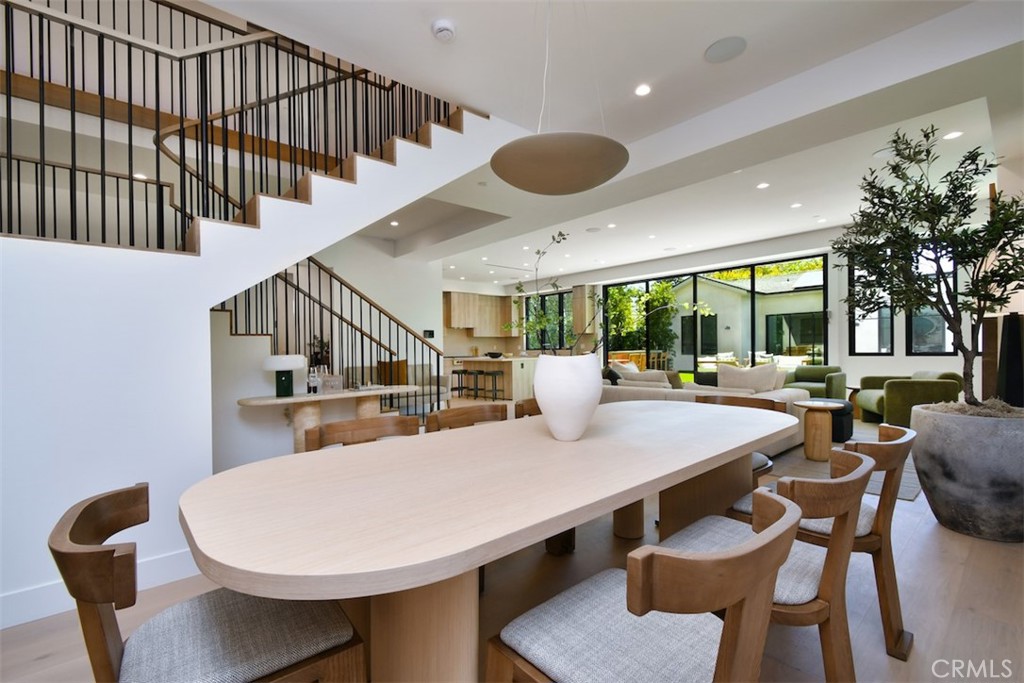 4433 Kraft Ave