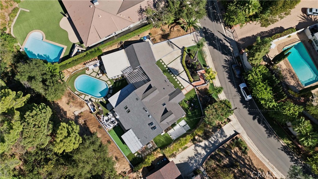4223 Mooncrest Place