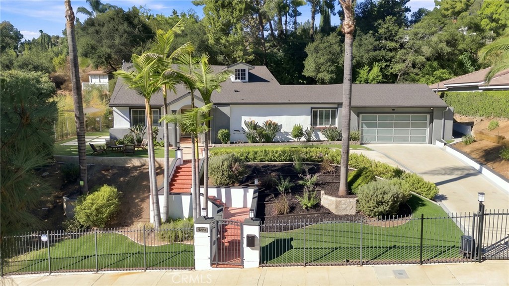 4223 Mooncrest Place