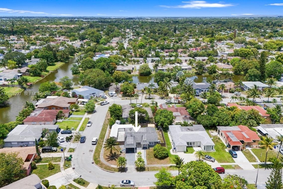 5390 SW 10th Court