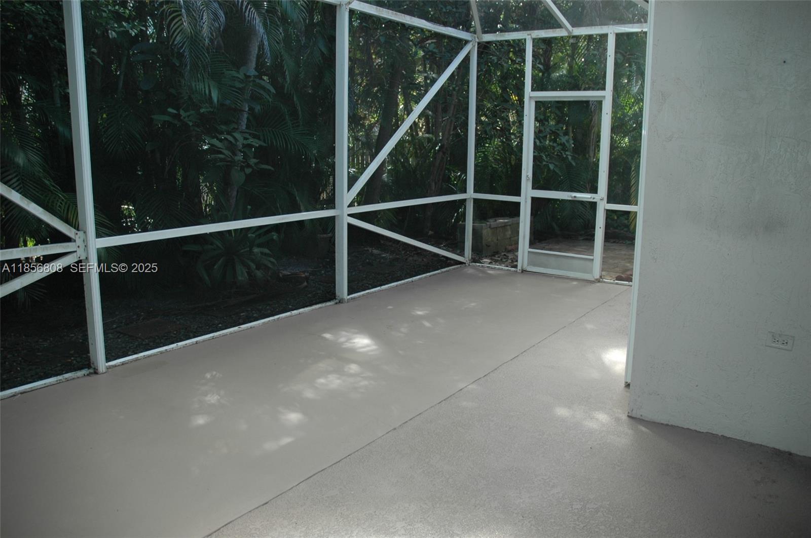 1095 NW 117th Avenue