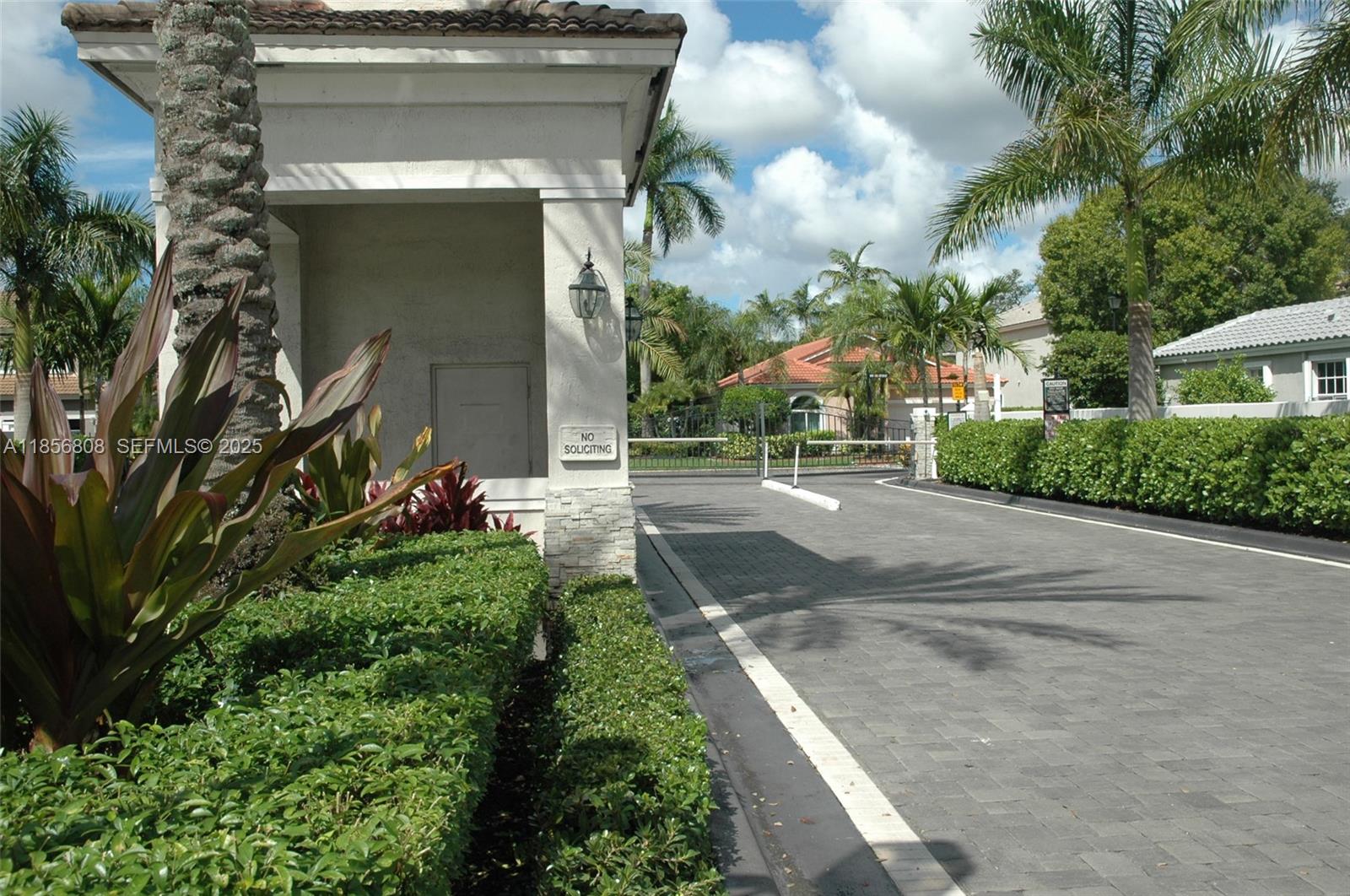 1095 NW 117th Avenue