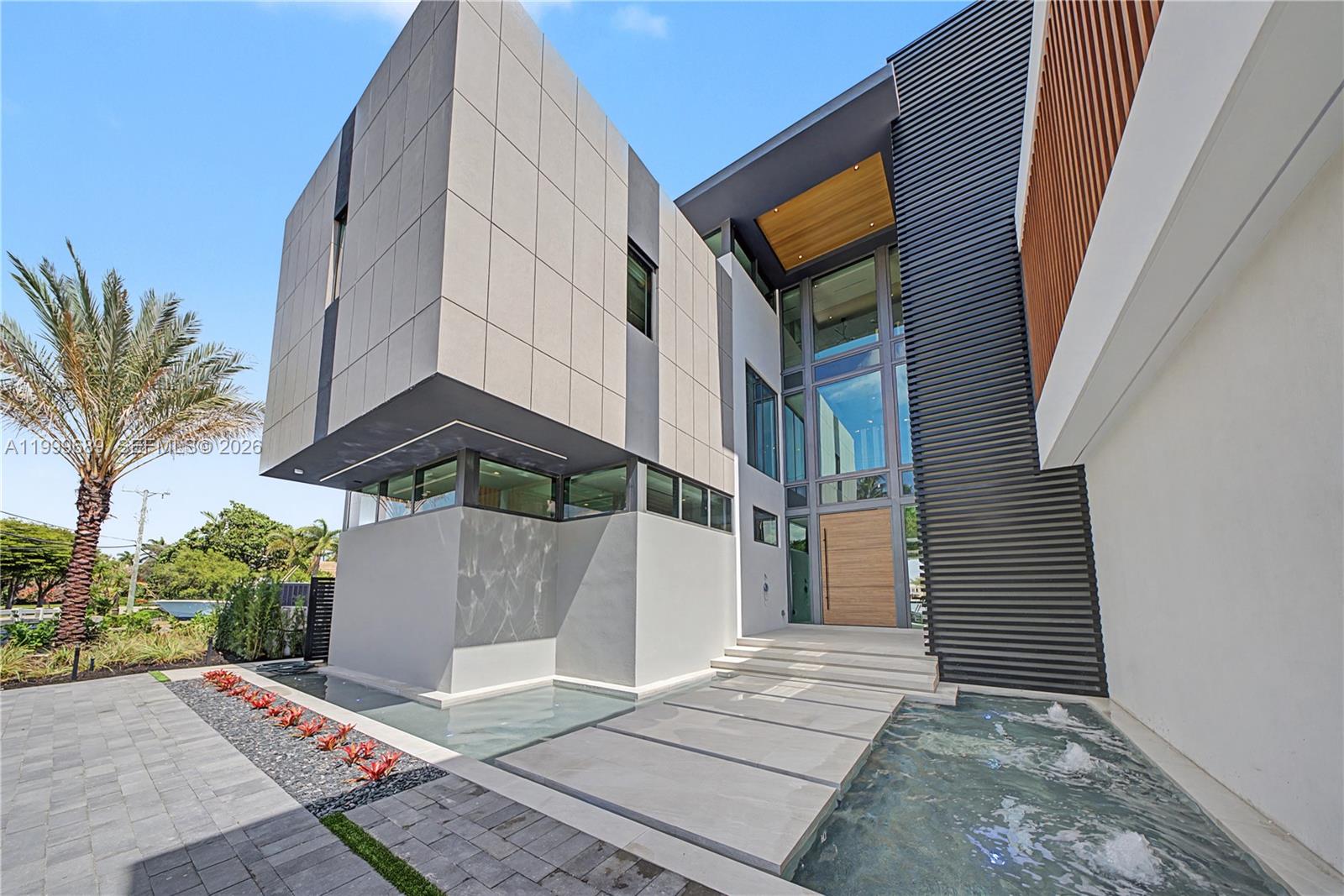 Villa De Sylvia - 1400 W Lake Drive 