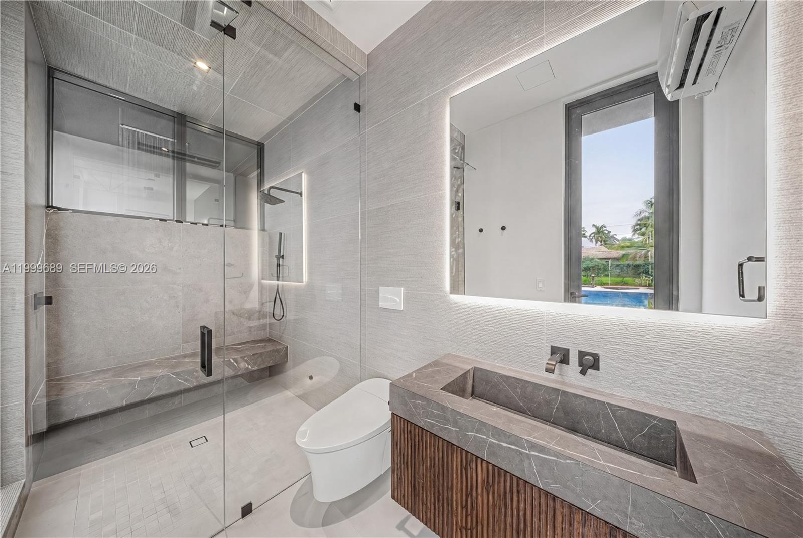 Villa De Sylvia - 1400 W Lake Drive 