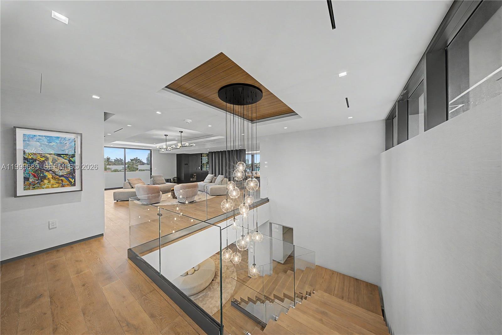 Villa De Sylvia - 1400 W Lake Drive 