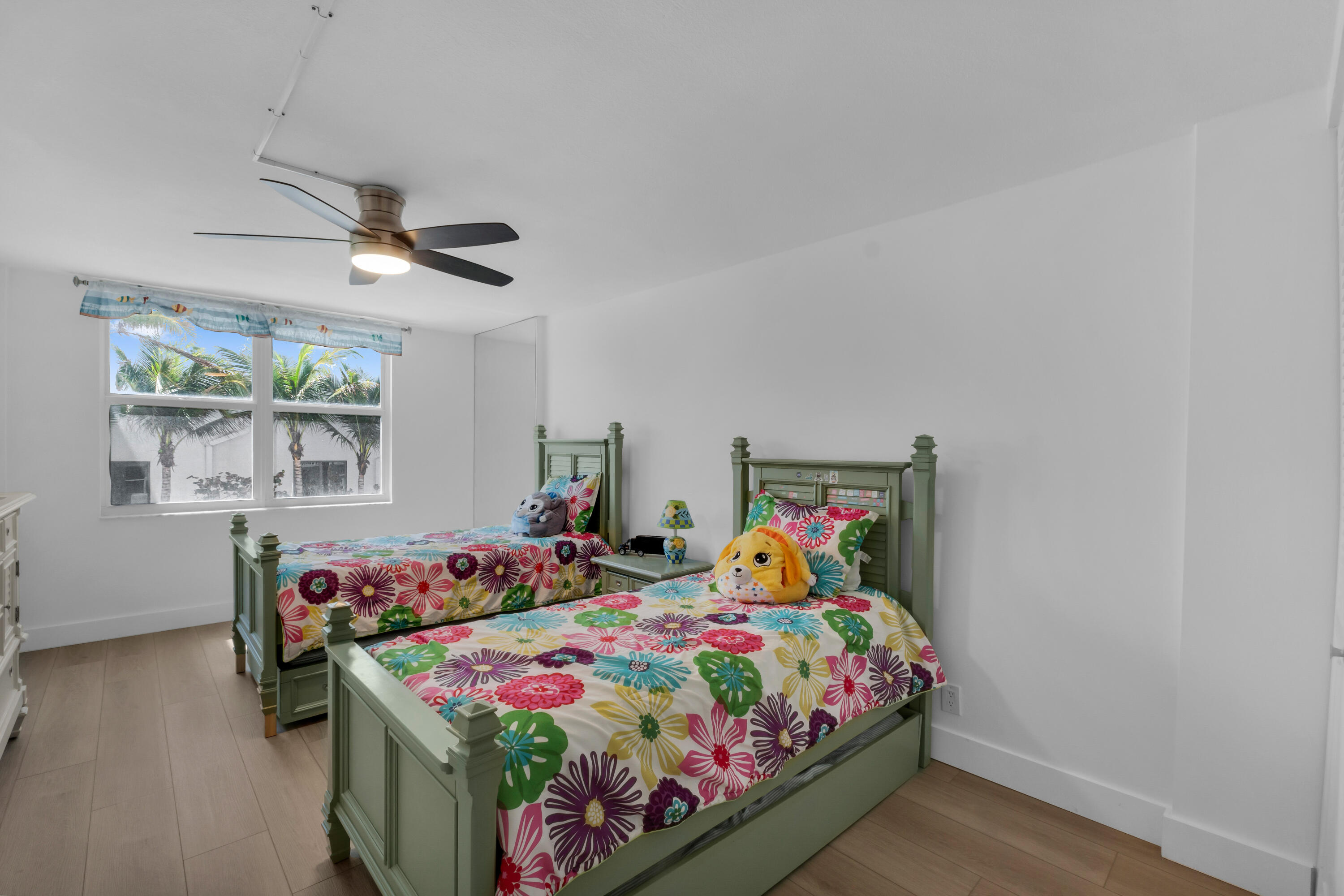 4511 S Ocean Boulevard 205