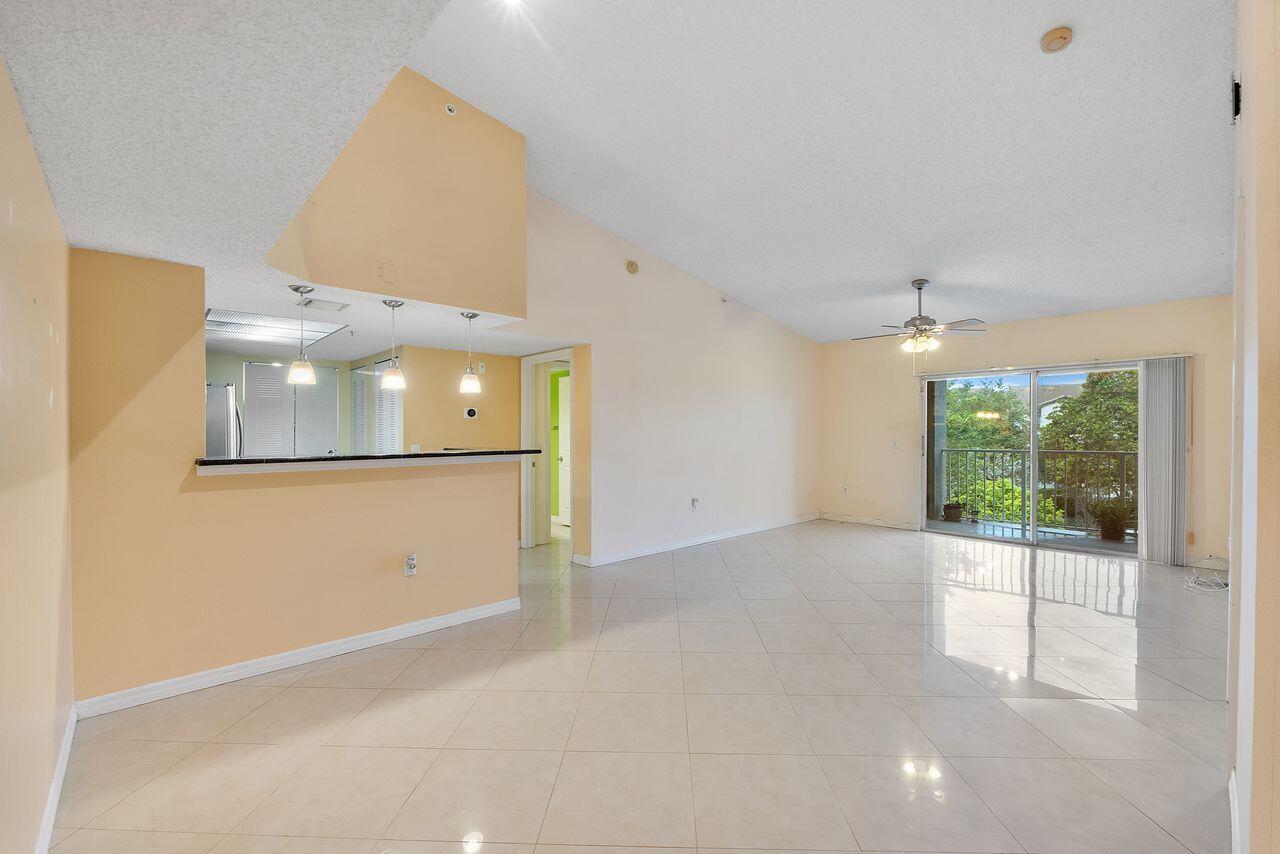 5011 Wiles Road 303