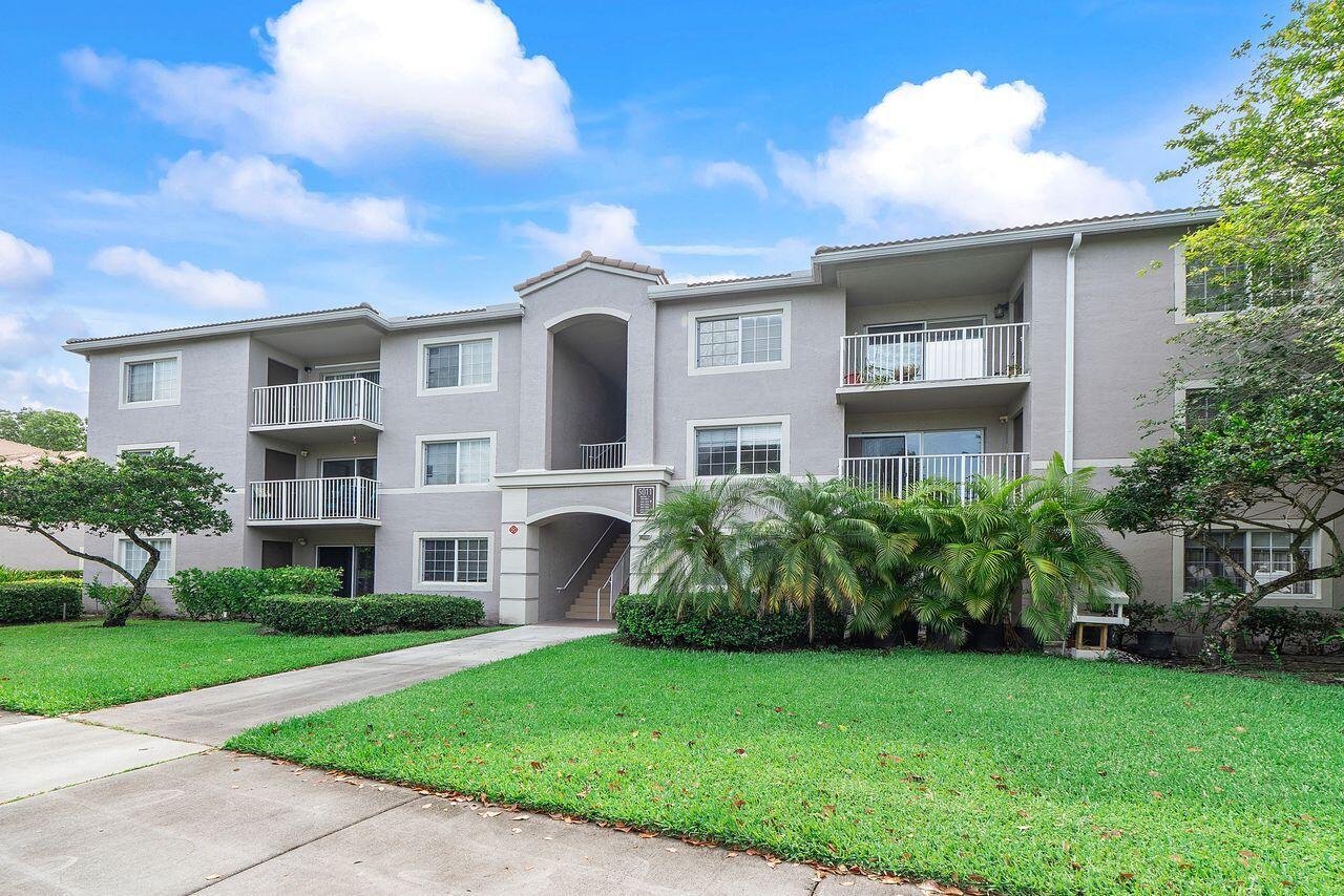 5011 Wiles Road 303