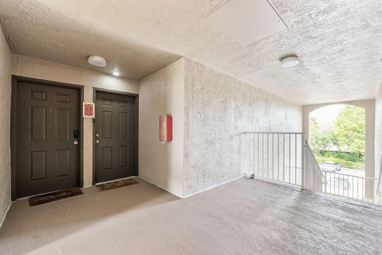 5011 Wiles Road 303