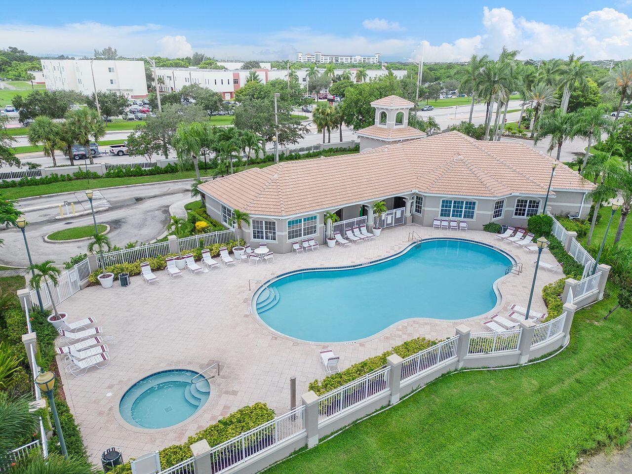 5011 Wiles Road 303