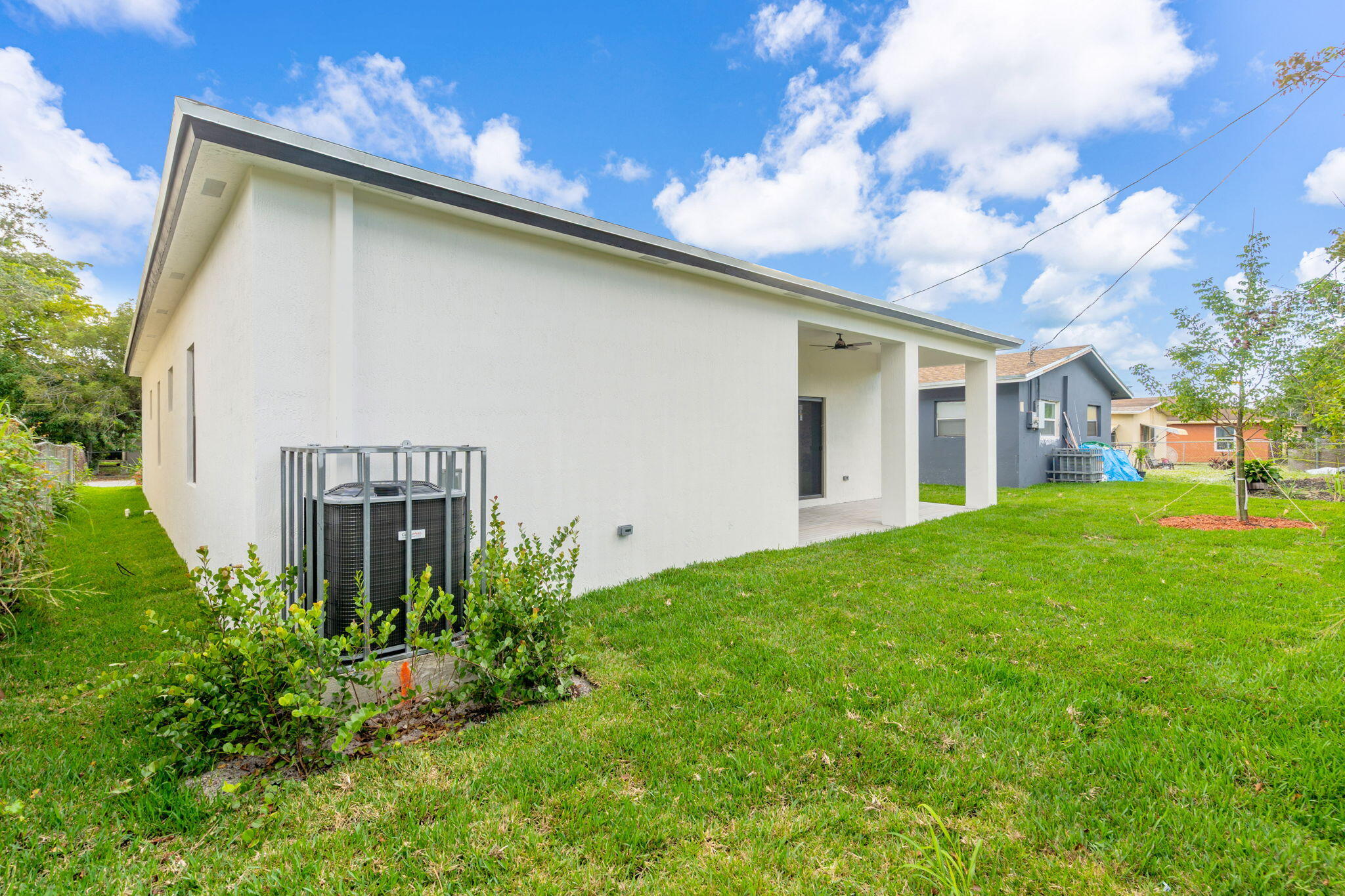 867 NW 27th Terrace