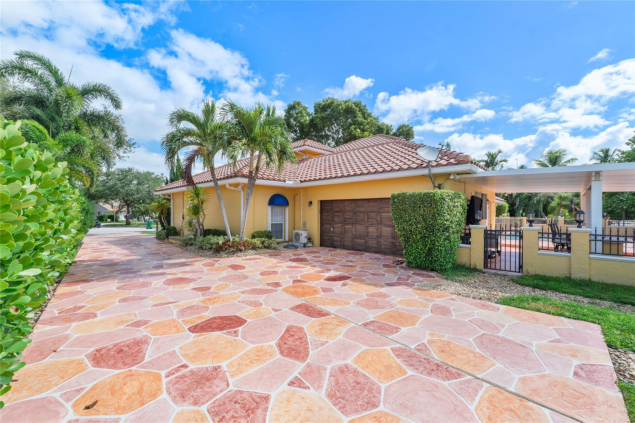 133 SW 121st Way