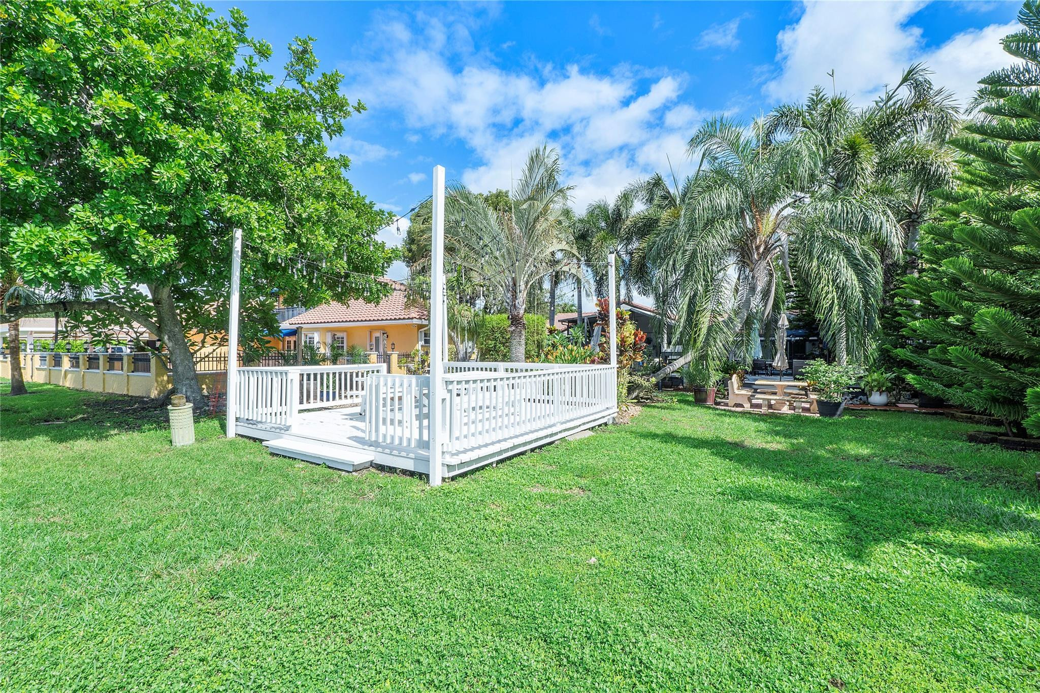 133 SW 121st Way