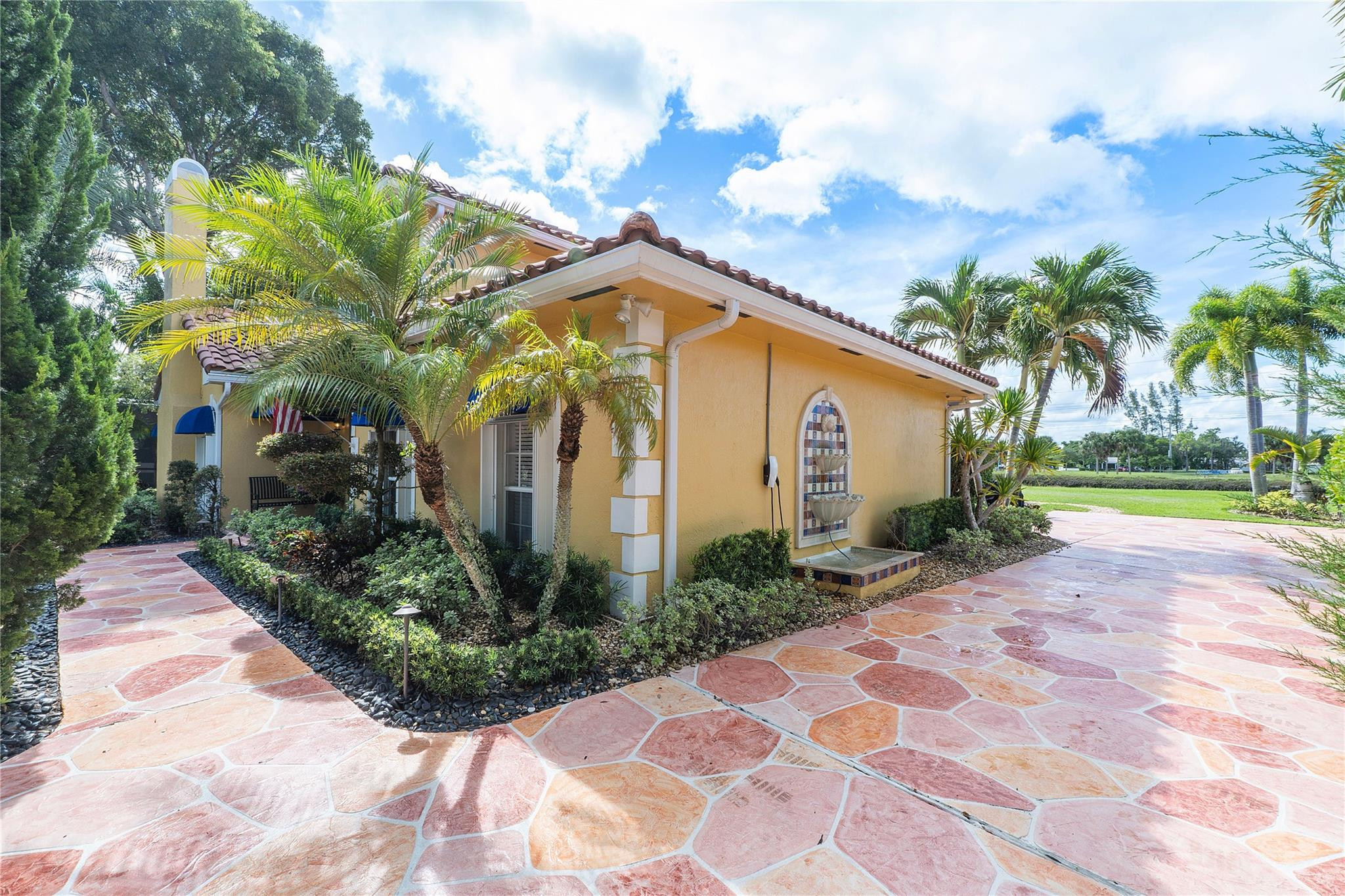 133 SW 121st Way