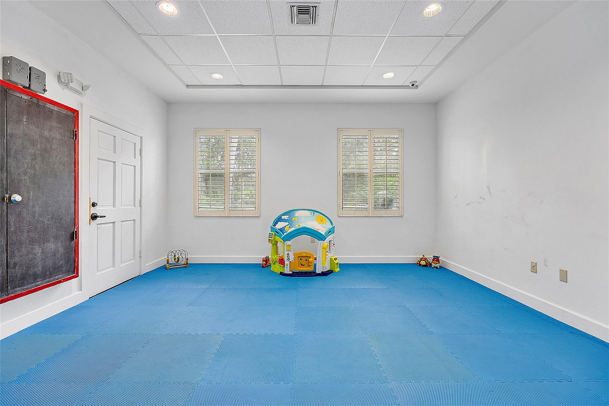 6528 W Sample Road 6528