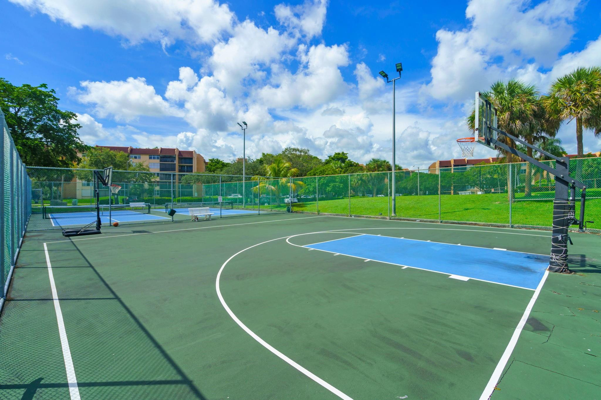 6911 Environ Boulevard 6G