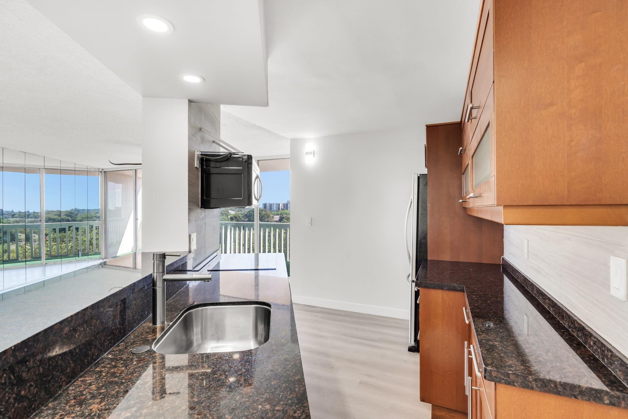 6911 Environ Boulevard 6G
