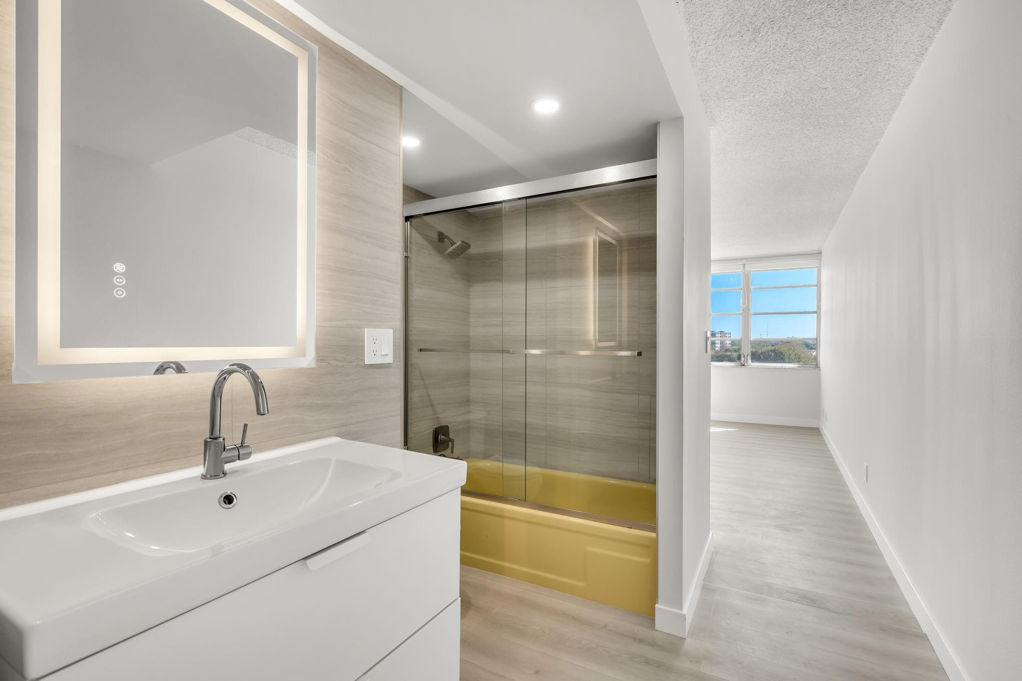 6911 Environ Boulevard 6G