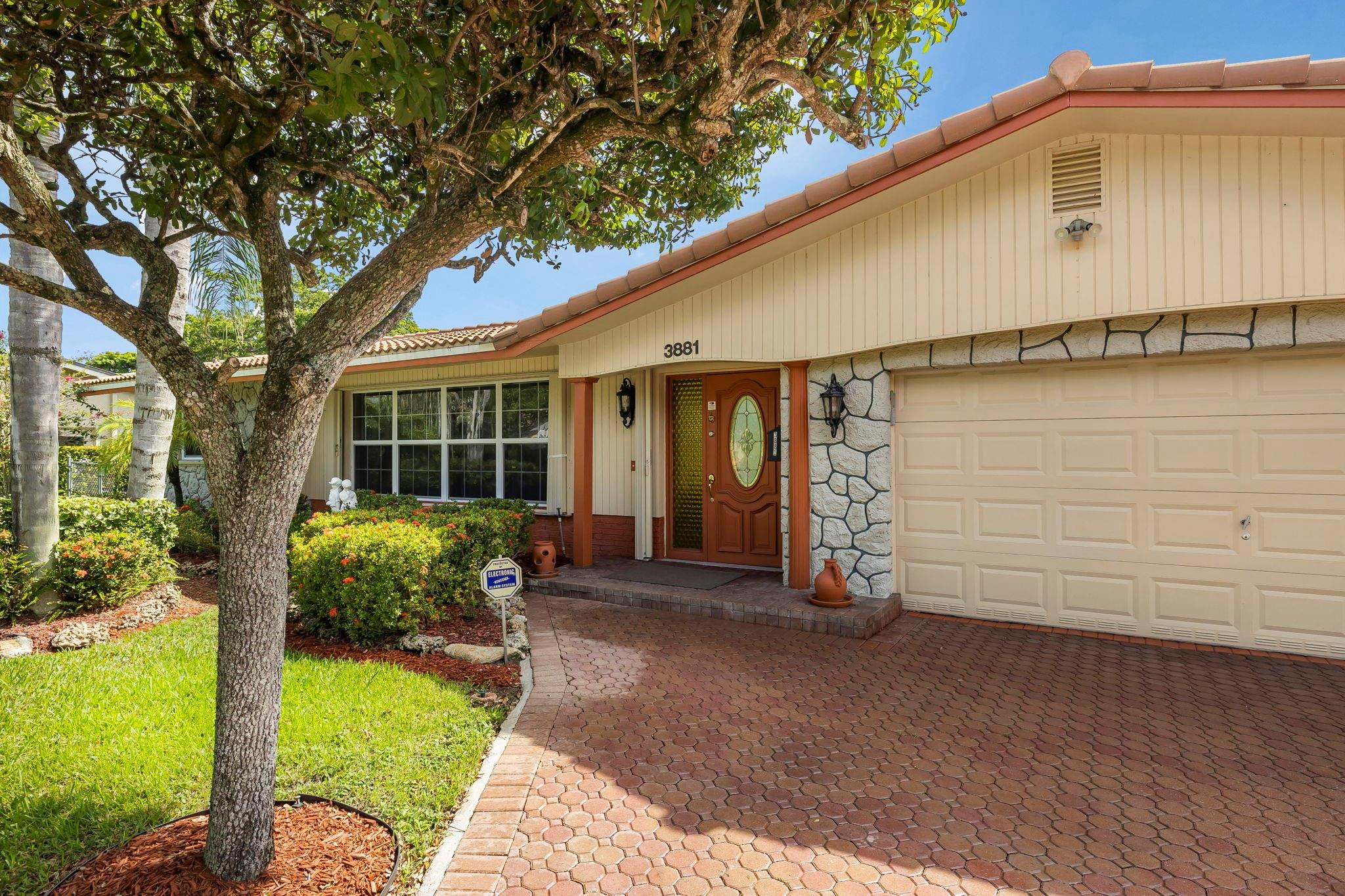 3881 NW 100th Avenue