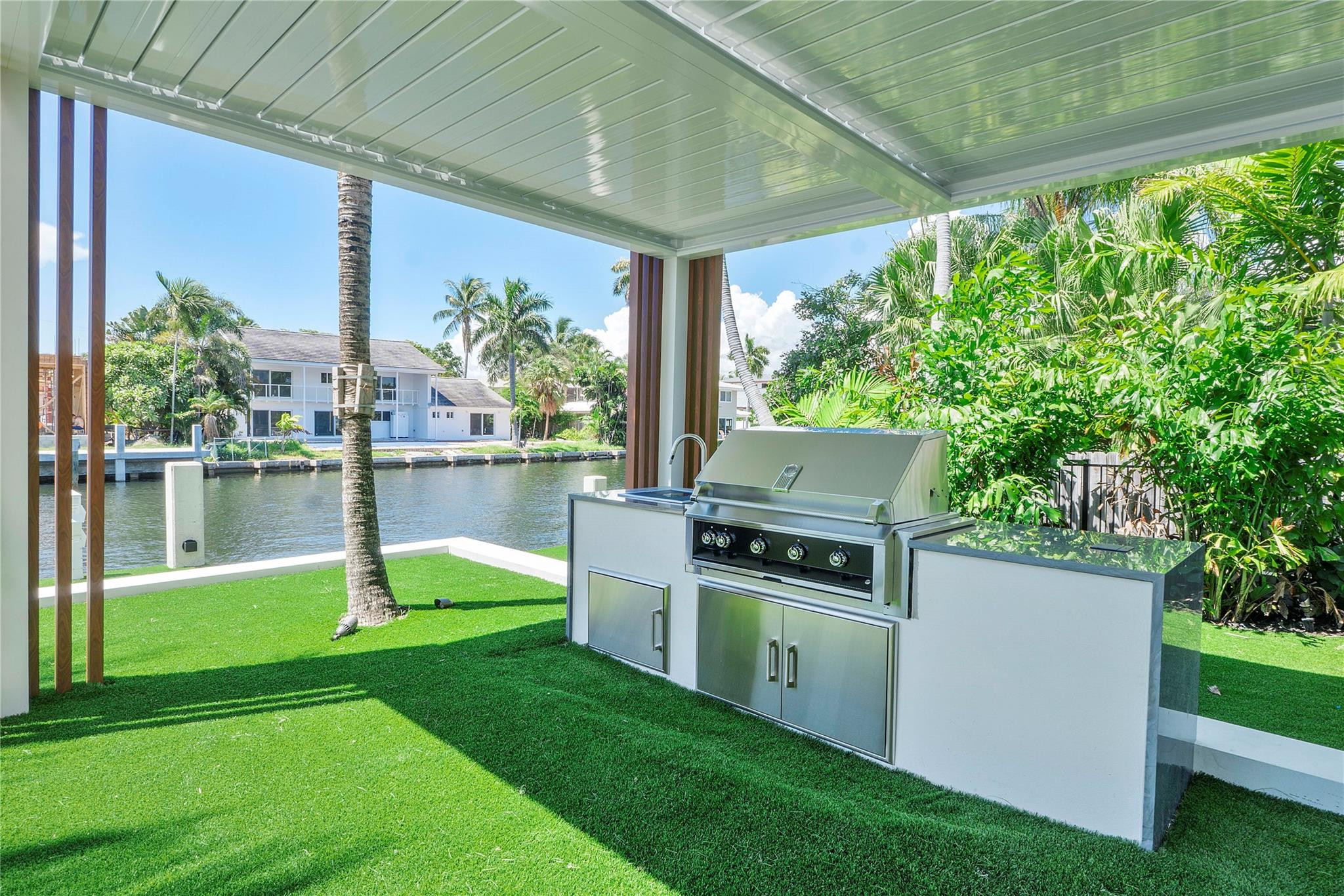 2880 NE 28th Street