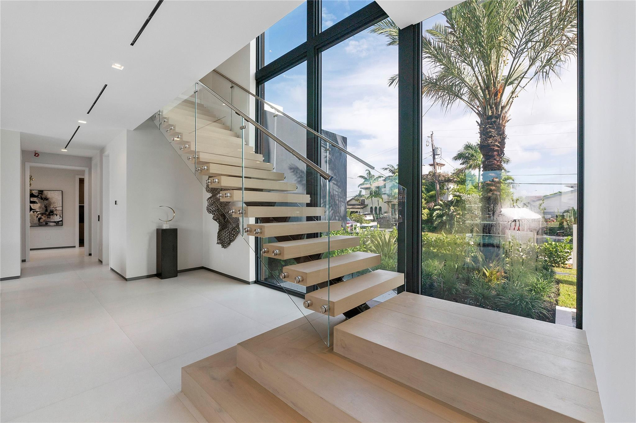 2880 NE 28th Street