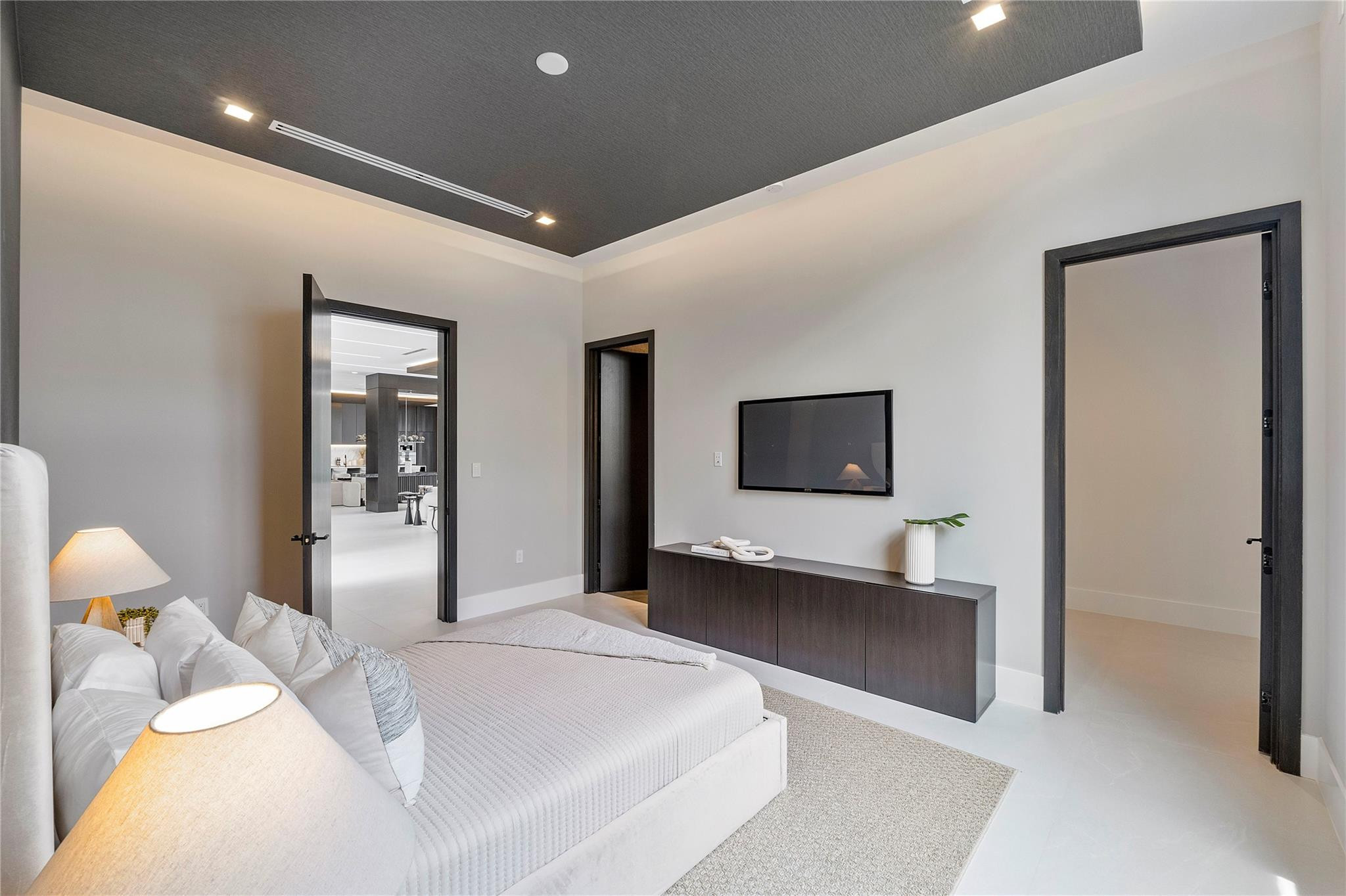 681 Golden Harbour Drive