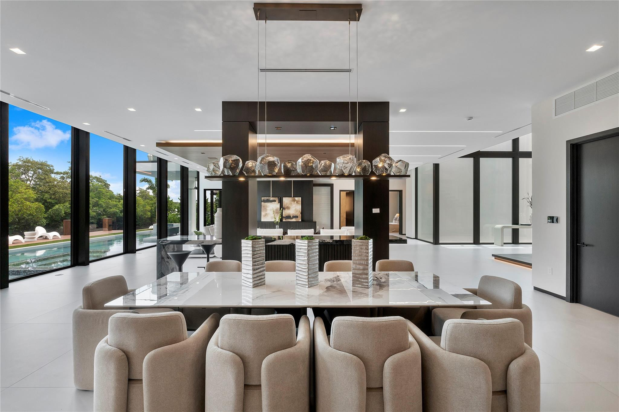 681 Golden Harbour Drive