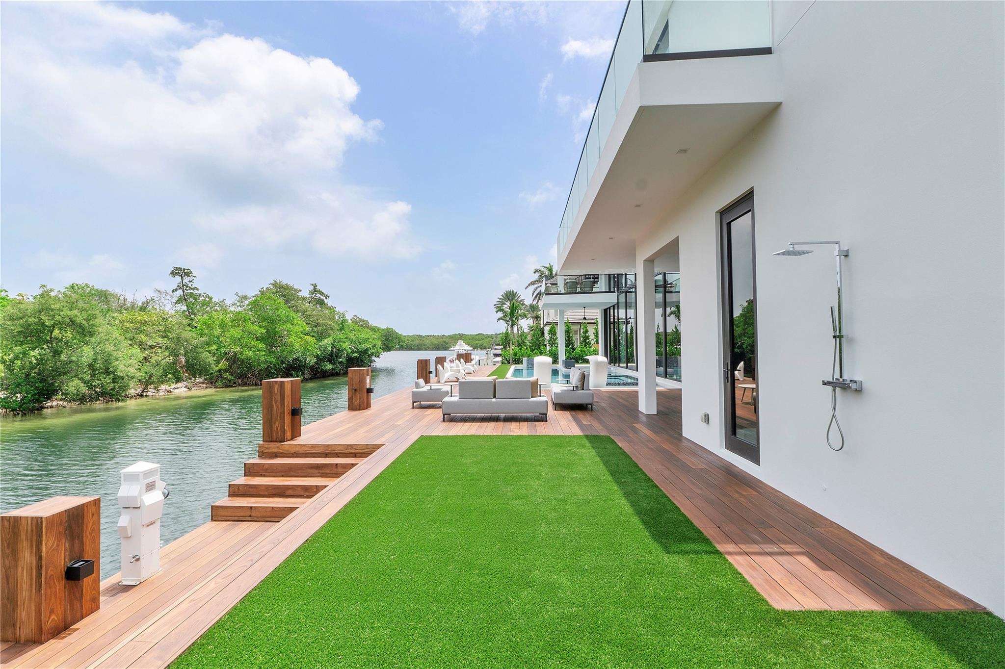 681 Golden Harbour Drive