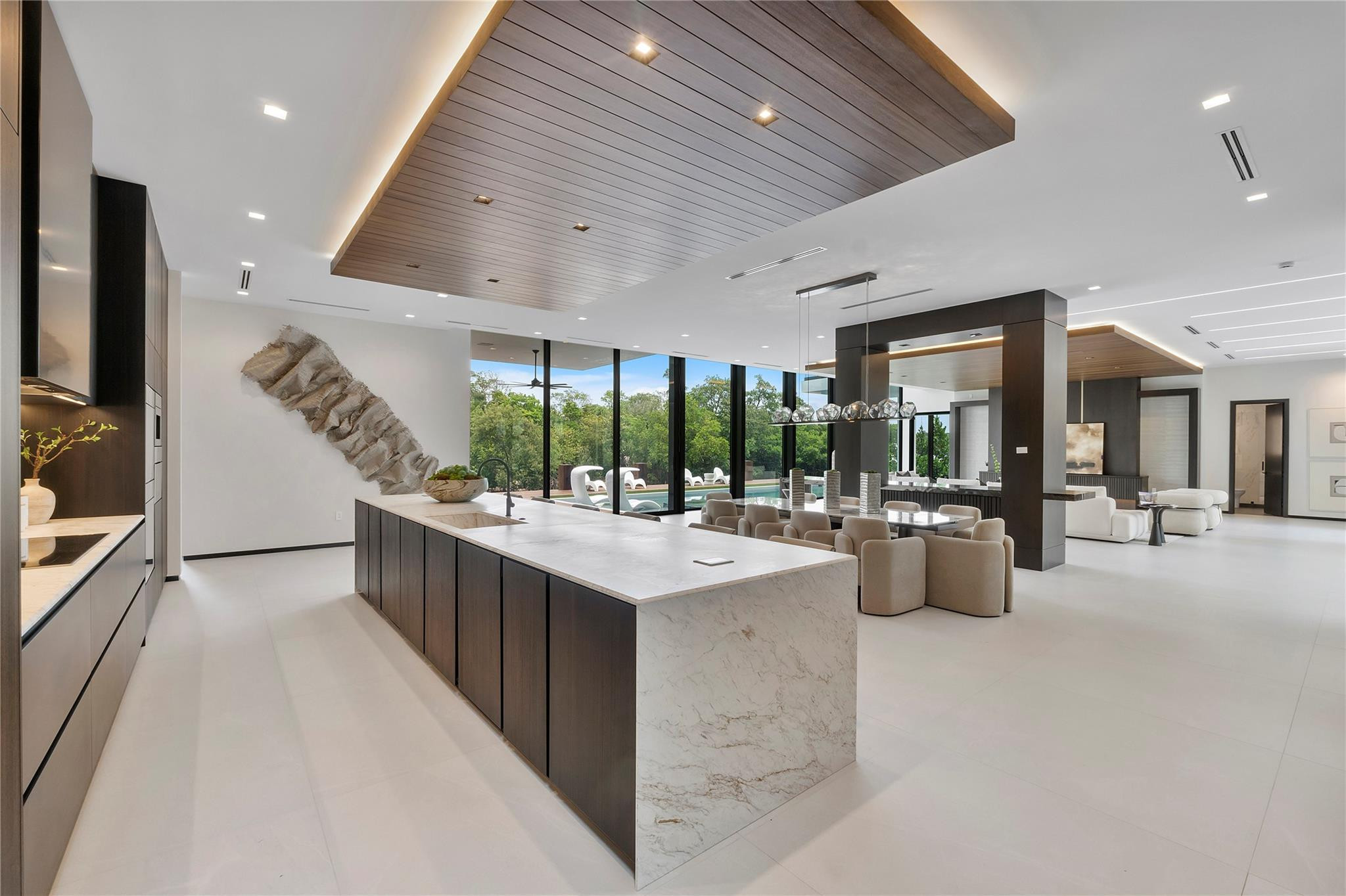681 Golden Harbour Drive