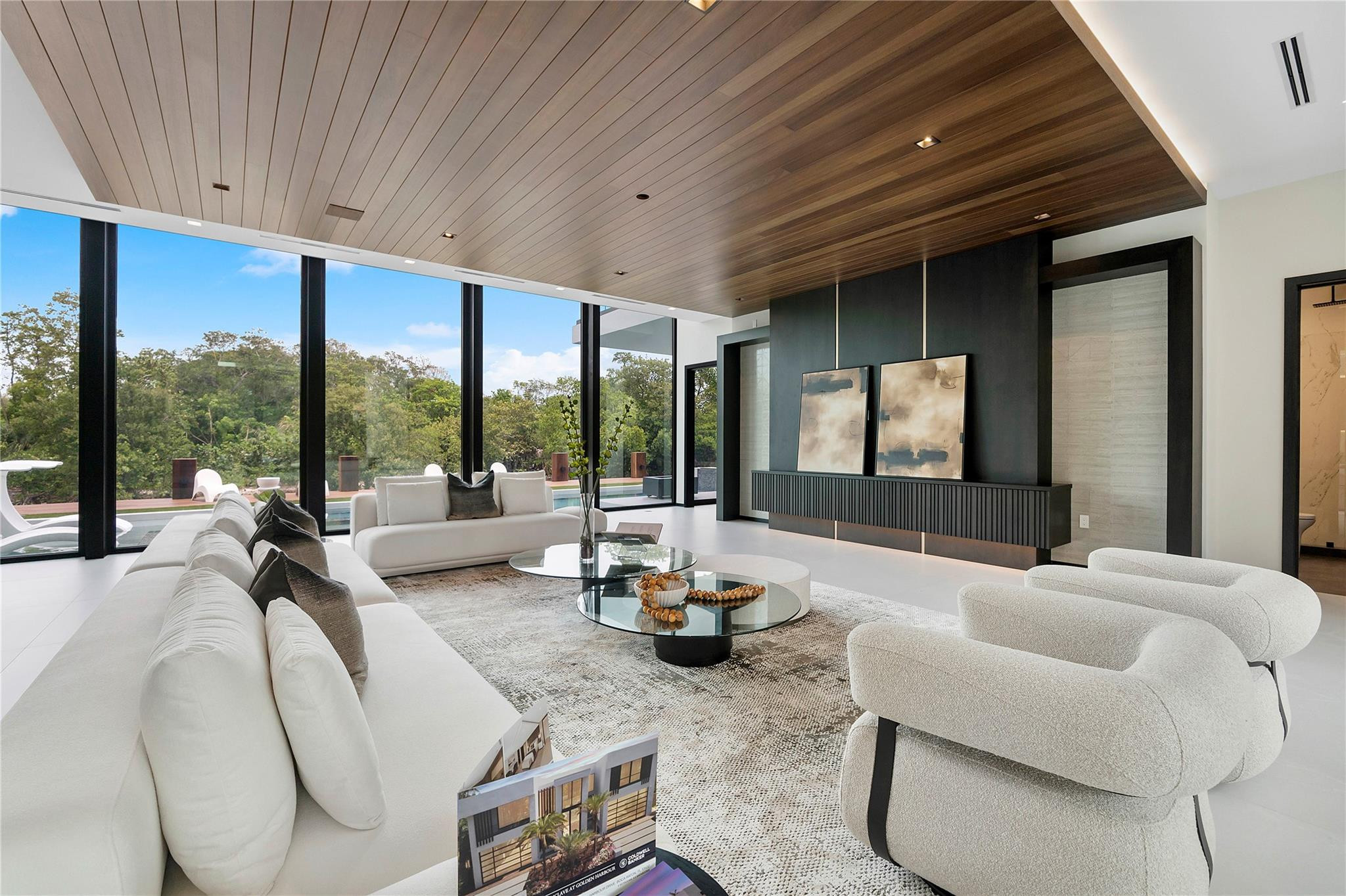 681 Golden Harbour Drive