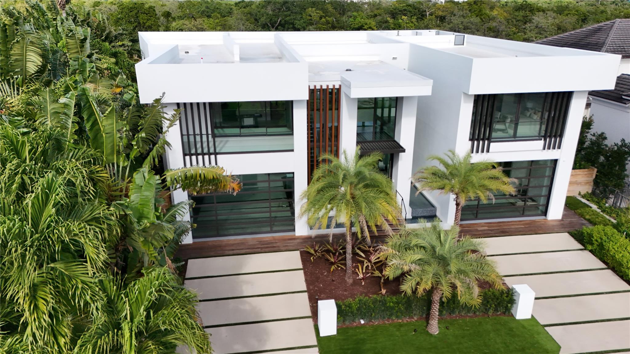 681 Golden Harbour Drive