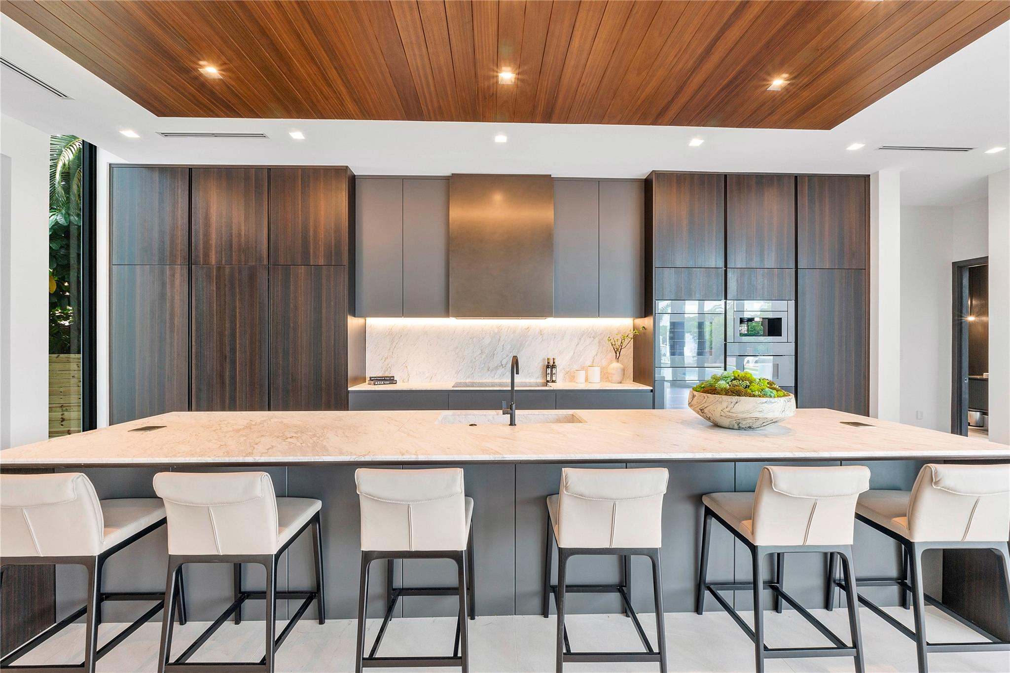 681 Golden Harbour Drive