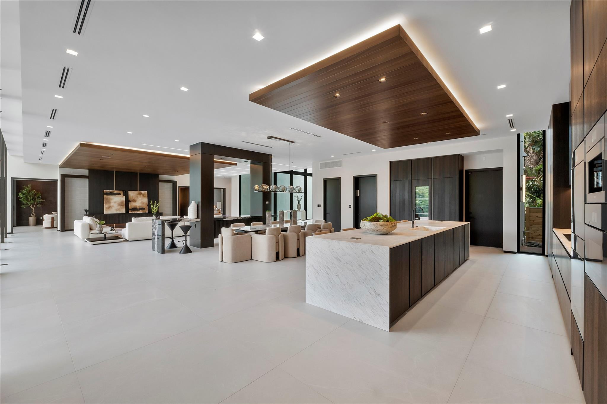 681 Golden Harbour Drive