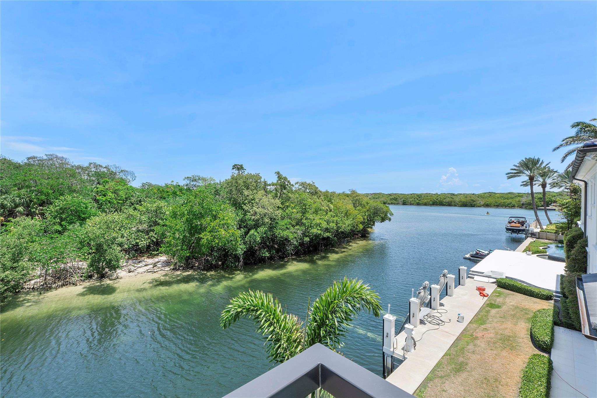 681 Golden Harbour Drive